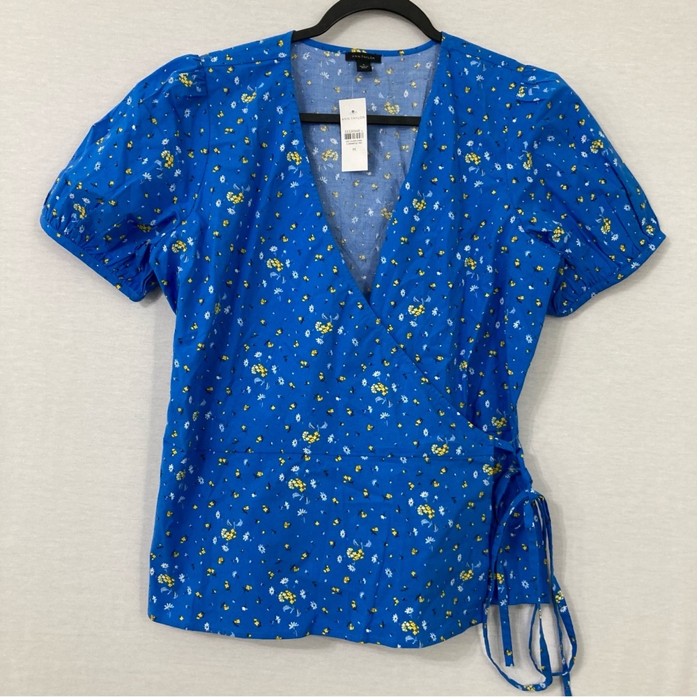 New Ann Taylor Blue Ditsy Floral Wrap Short Sleeve Top Medium